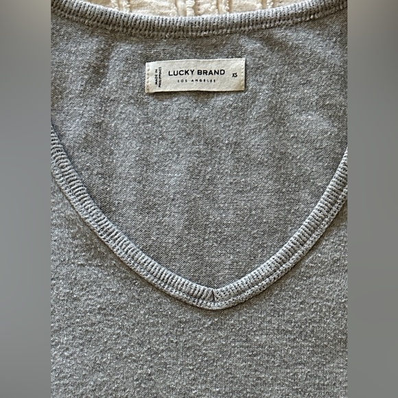 Lucky Brand 🍀 light grey thin sweater tank top - Picture 9 of 9